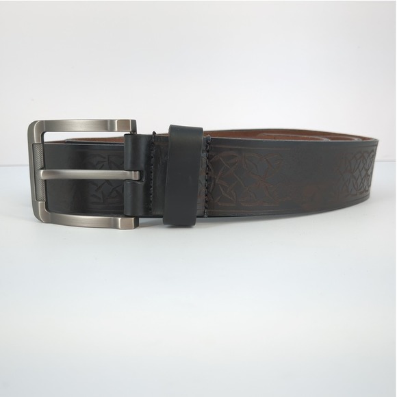 Leather Belt Skull Celtic Knot Embossed Silver Tone Buckle Accent‎ Size 46 - Picture 1 of 4